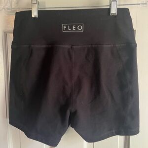 Sz med Fleo work out shorts high waisted 4 inch inseam Solid Black